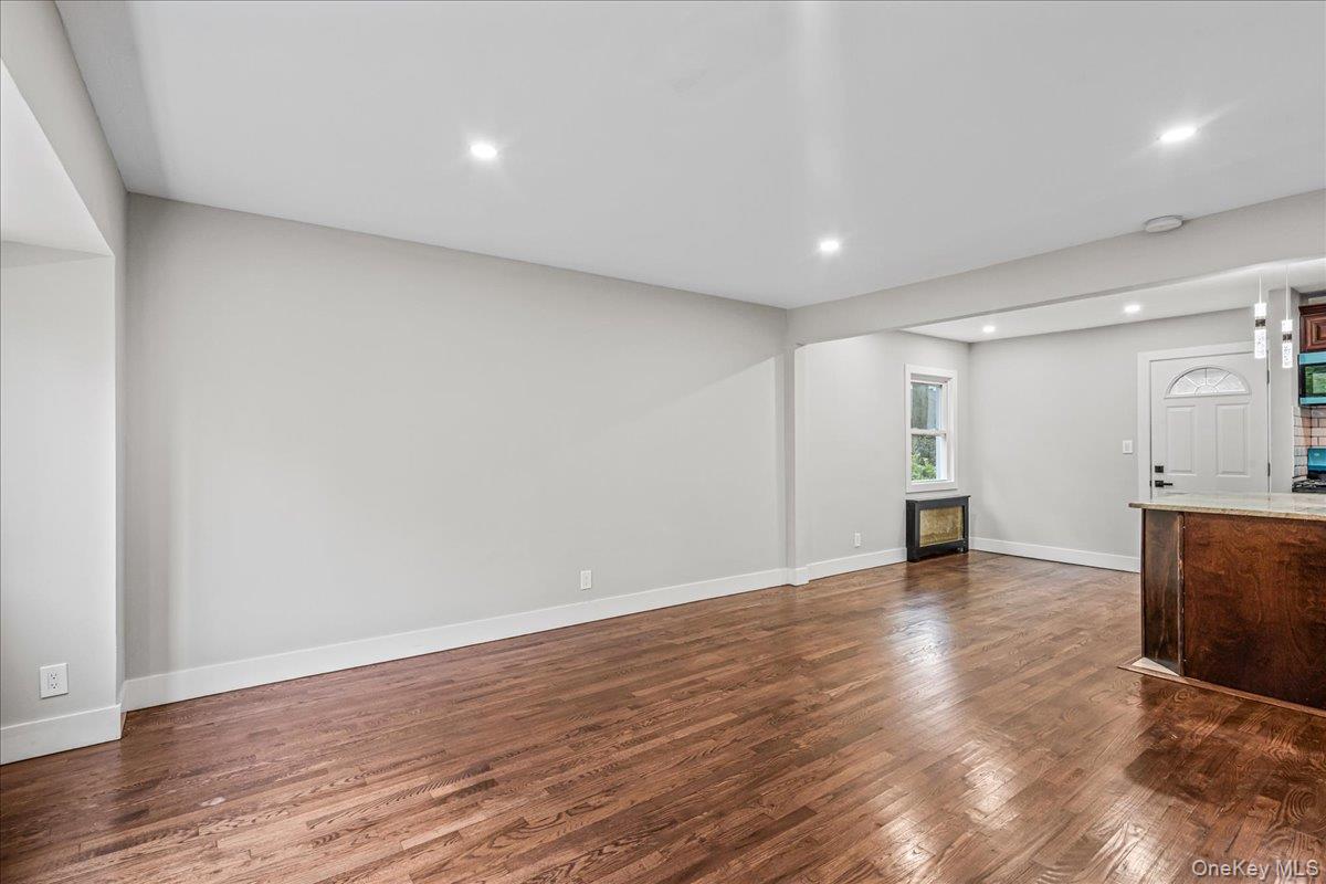 #5 photo, 135 Dietz Street, ナッソー郡 Hempstead , NY 11550