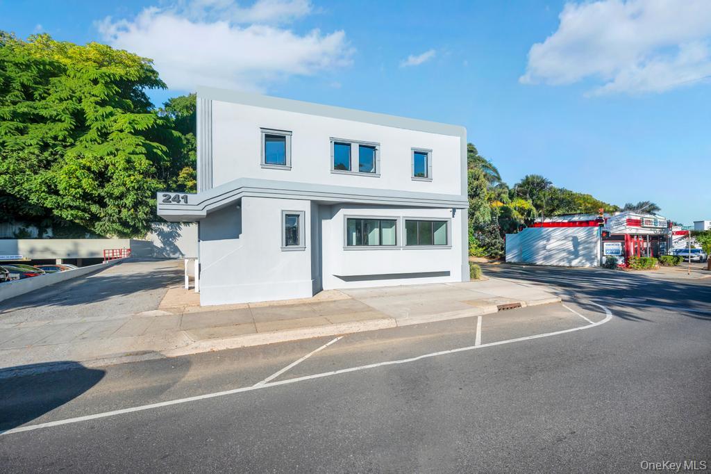 #2 photo, 241 E Shore Road, ナッソー郡 Great Neck , NY 11023