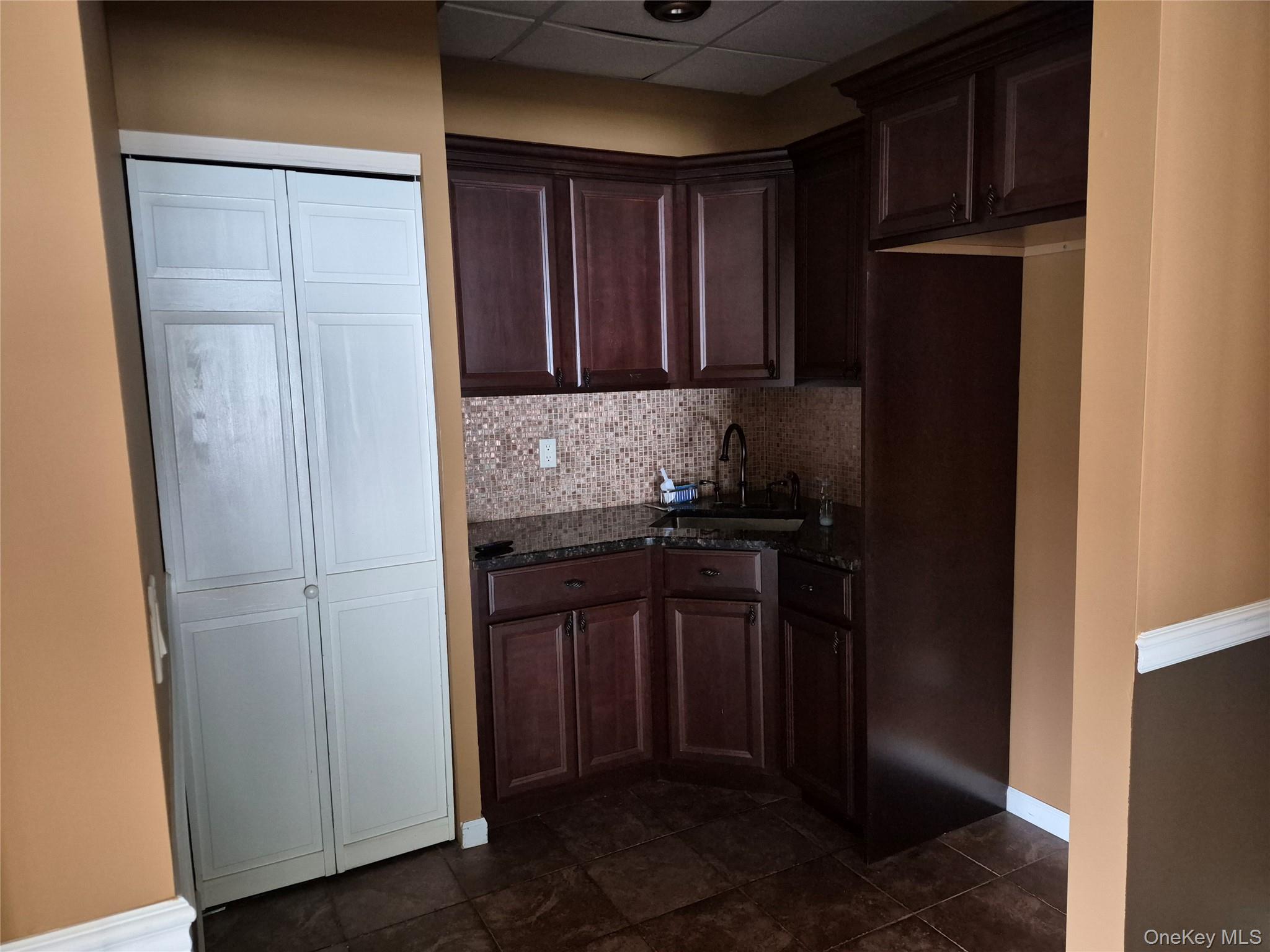 #14 photo, 2395 Ocean Avenue, サフォーク郡 Ronkonkoma , NY 11779