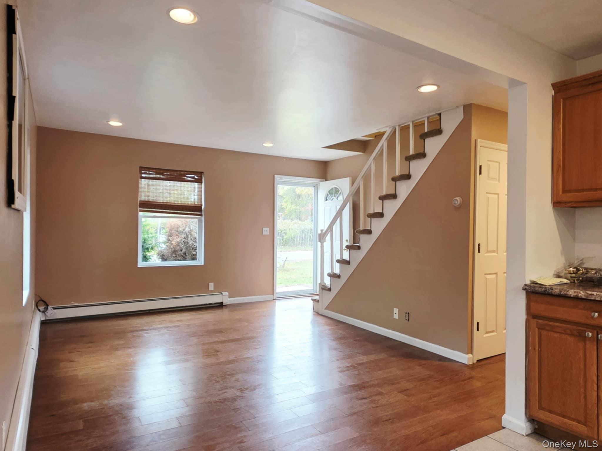 #5 photo, 277 Commack Road, サフォーク郡 Shirley , NY 11967