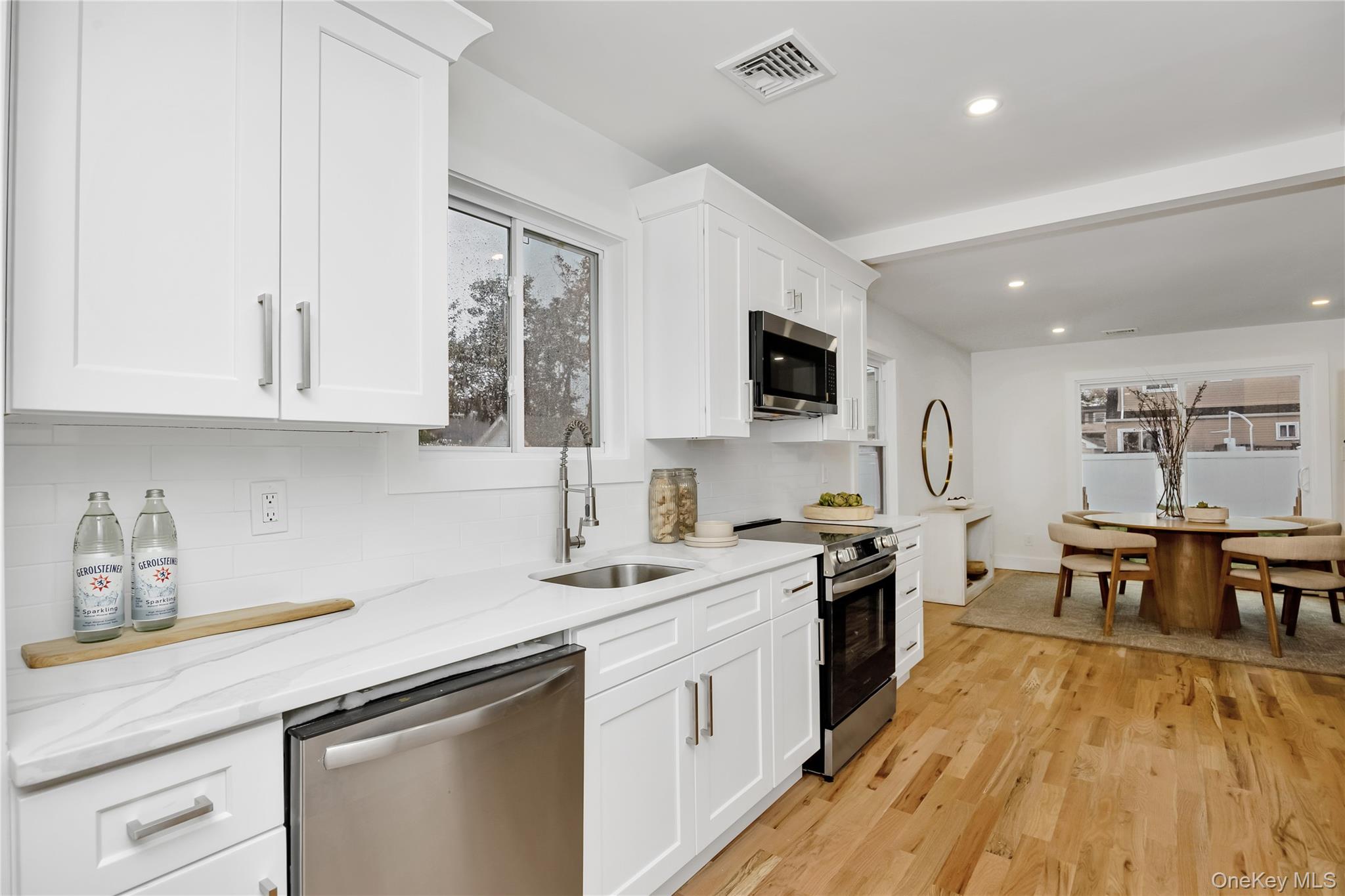 #11 photo, 159 35th Street, サフォーク郡 Lindenhurst , NY 11757