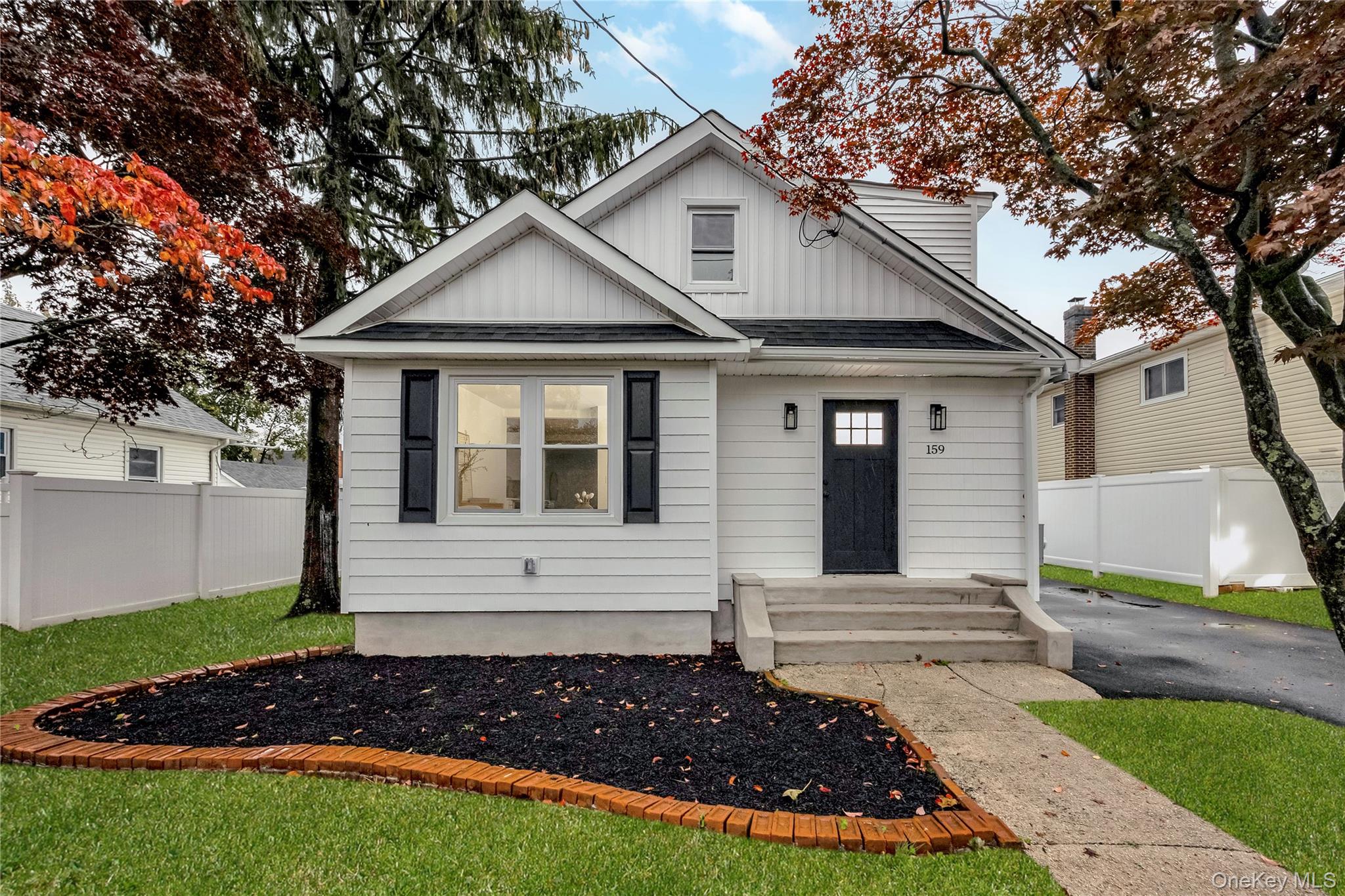 #3 photo, 159 35th Street, サフォーク郡 Lindenhurst , NY 11757