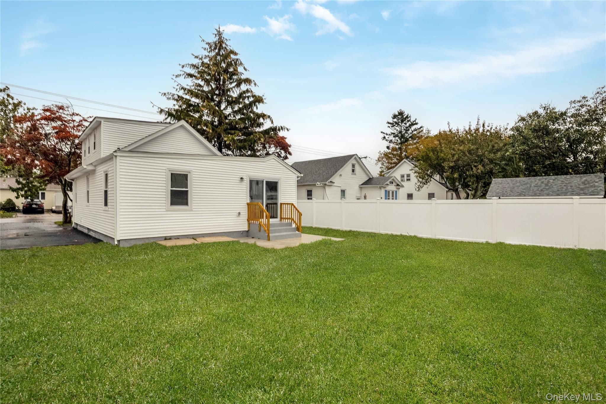 #8 photo, 159 35th Street, サフォーク郡 Lindenhurst , NY 11757