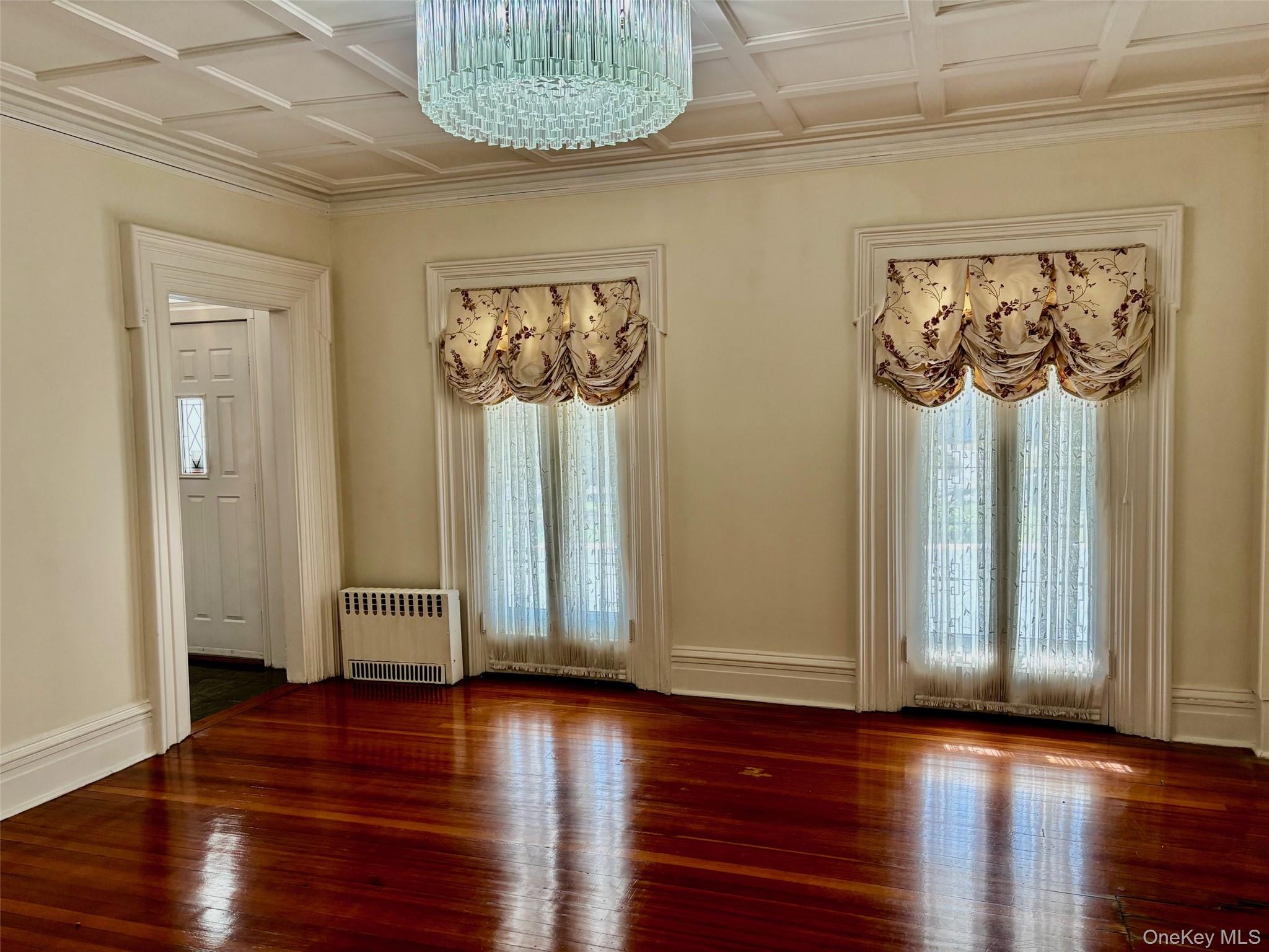 #12 photo, 185 S Country Road, East Patchogue , NY 11772