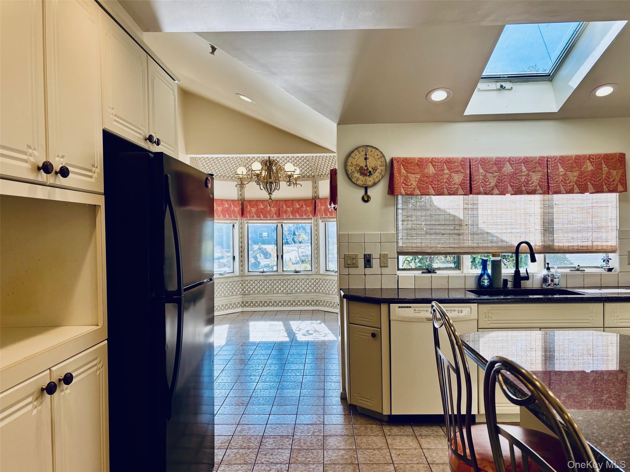 #20 photo, 185 S Country Road, East Patchogue , NY 11772