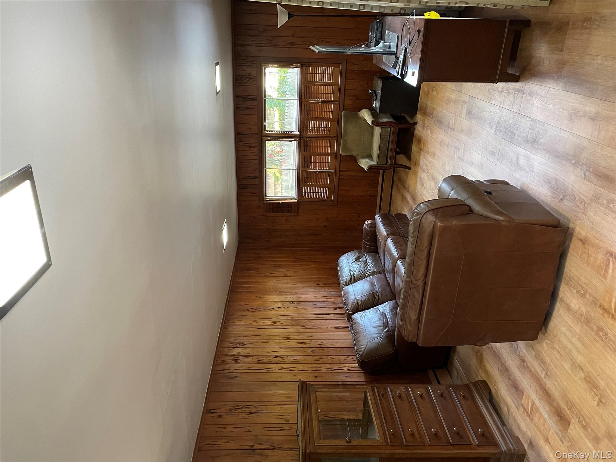 #16 photo, 300 Washington Drive, Centerport , NY 11721