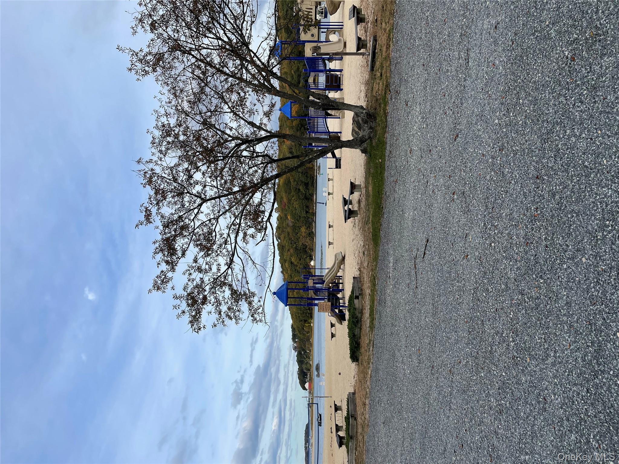 #20 photo, 300 Washington Drive, Centerport , NY 11721