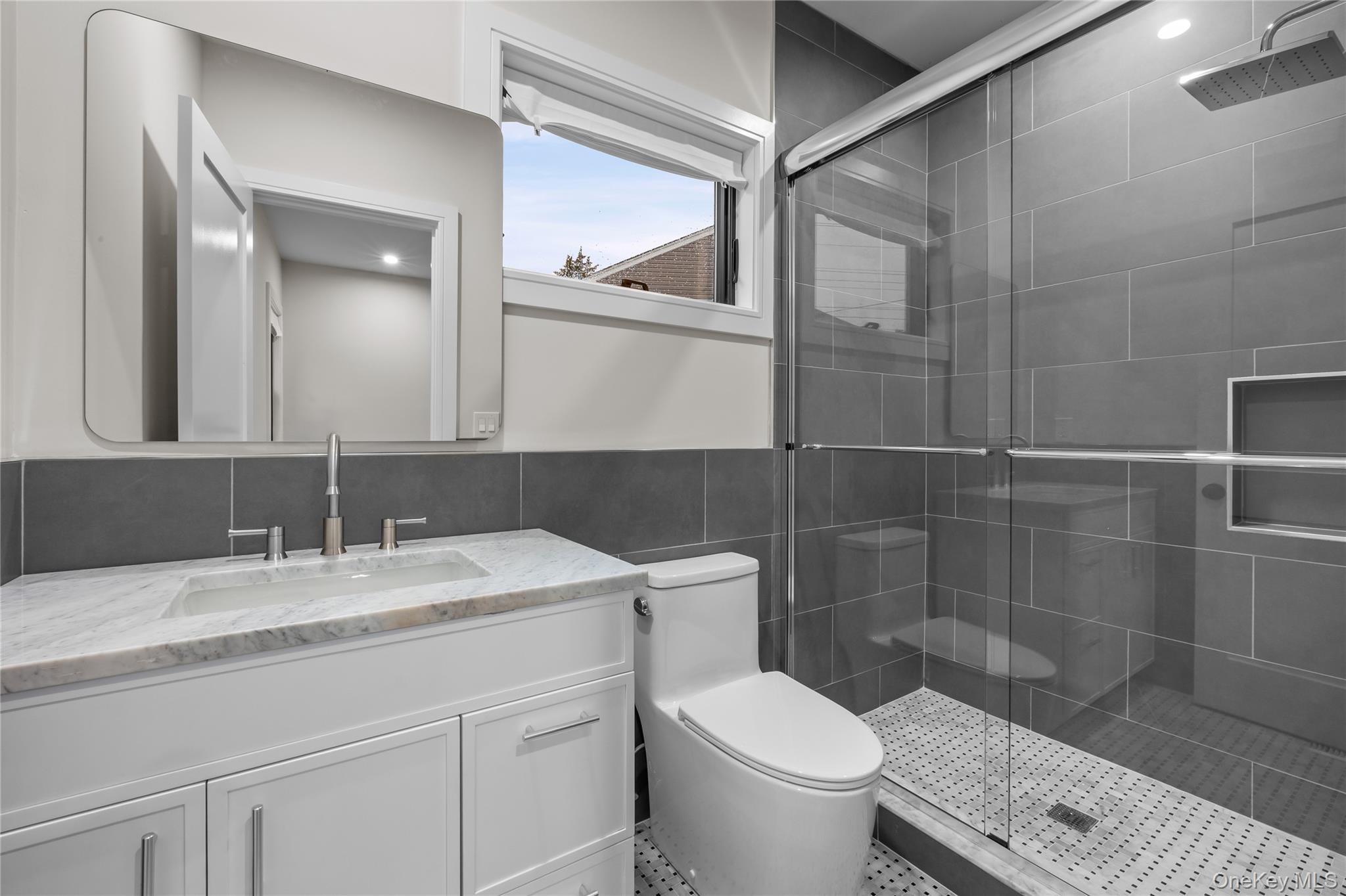 #16 photo, 29 Hyacinth Road, ナッソー郡 Levittown , NY 11756