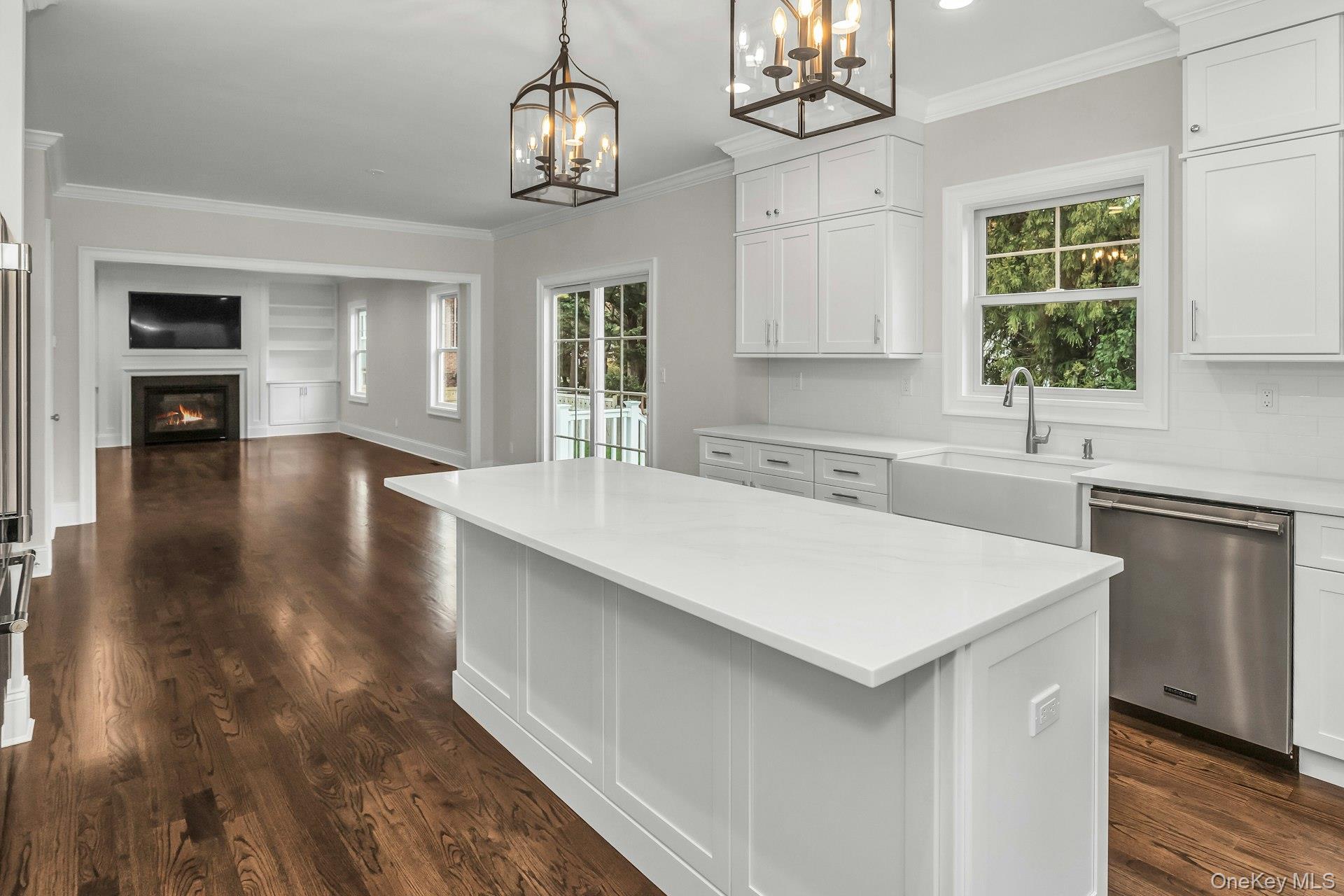 #7 photo, 38 N Woodhull Road, Huntington , NY 11743