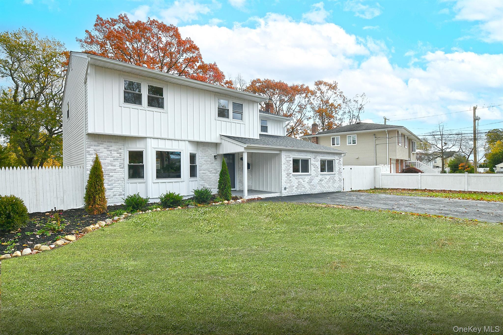 #1 photo, 11 Cayuga Avenue, サフォーク郡 Deer Park , NY 11729