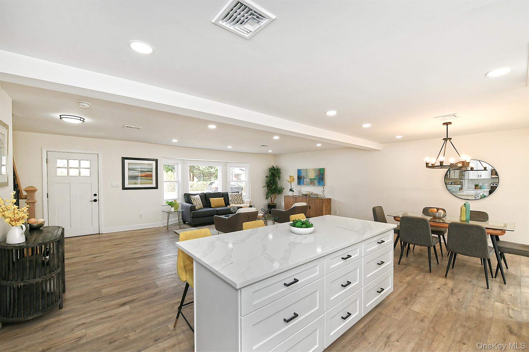 #14 photo, 11 Cayuga Avenue, サフォーク郡 Deer Park , NY 11729