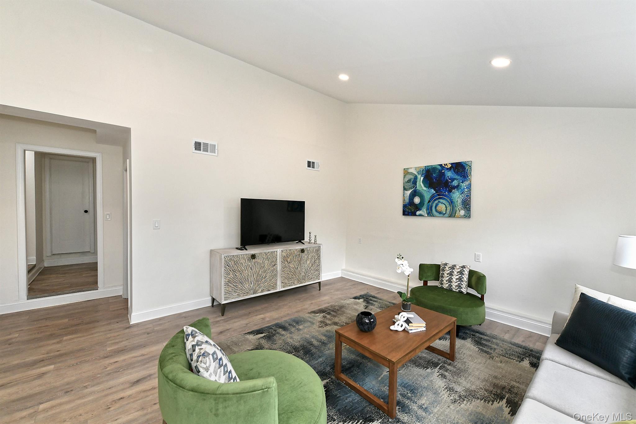 #19 photo, 11 Cayuga Avenue, サフォーク郡 Deer Park , NY 11729