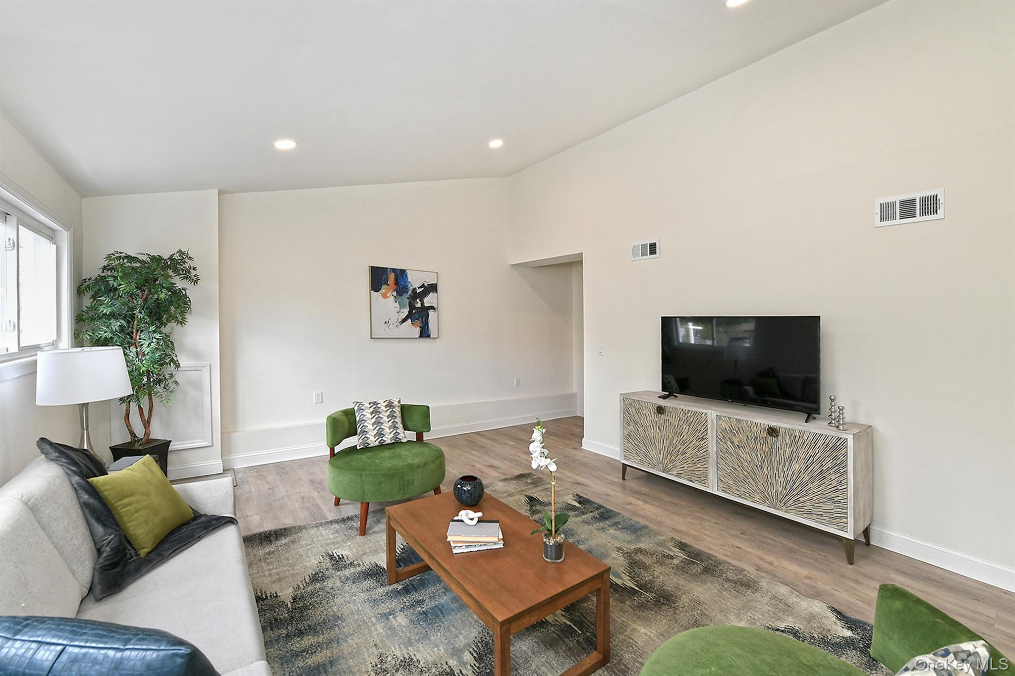 #20 photo, 11 Cayuga Avenue, サフォーク郡 Deer Park , NY 11729