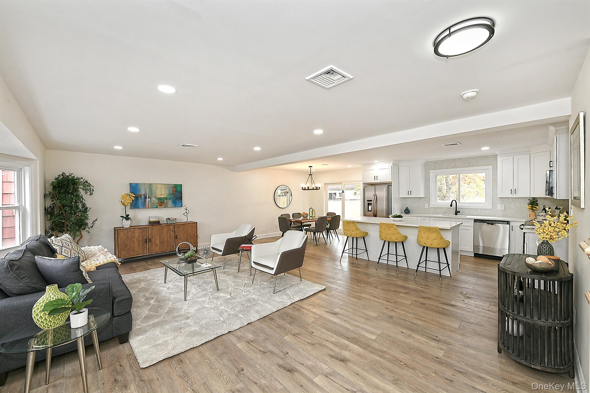 #4 photo, 11 Cayuga Avenue, サフォーク郡 Deer Park , NY 11729