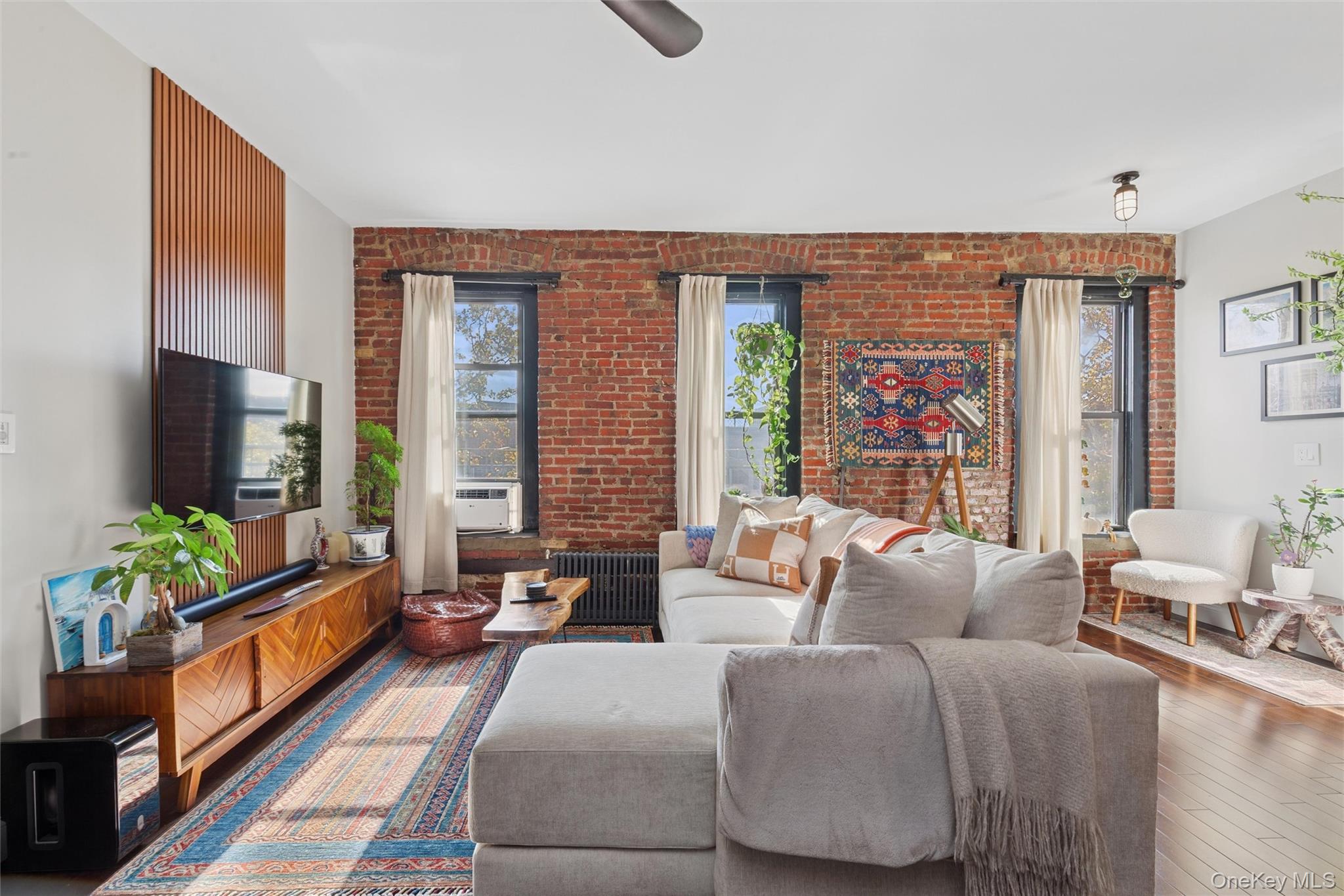 #2 photo, 8374 Talbot Street, クイーンズ区 Kew Gardens , NY 11415