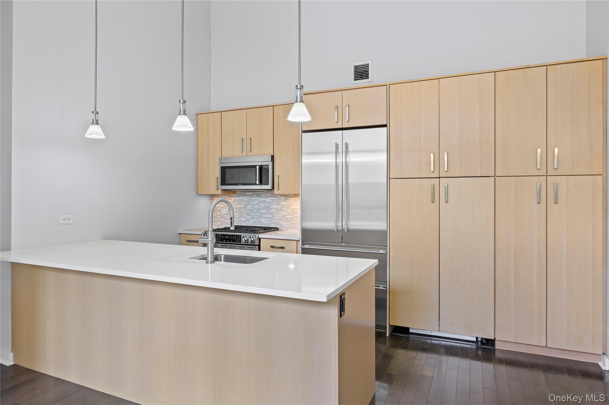 #16 photo, 240 51 Avenue, Long Island City , NY 11101