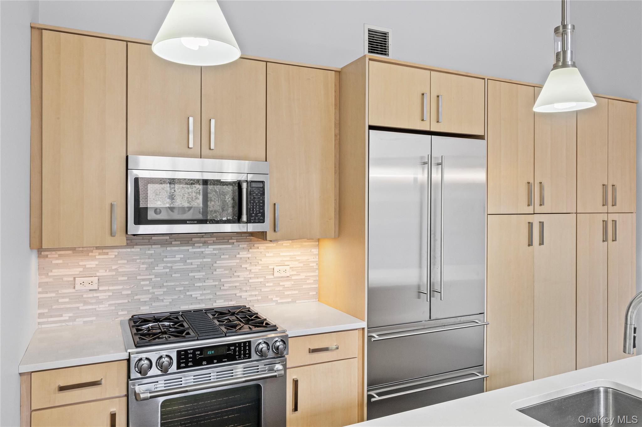 #17 photo, 240 51 Avenue, Long Island City , NY 11101