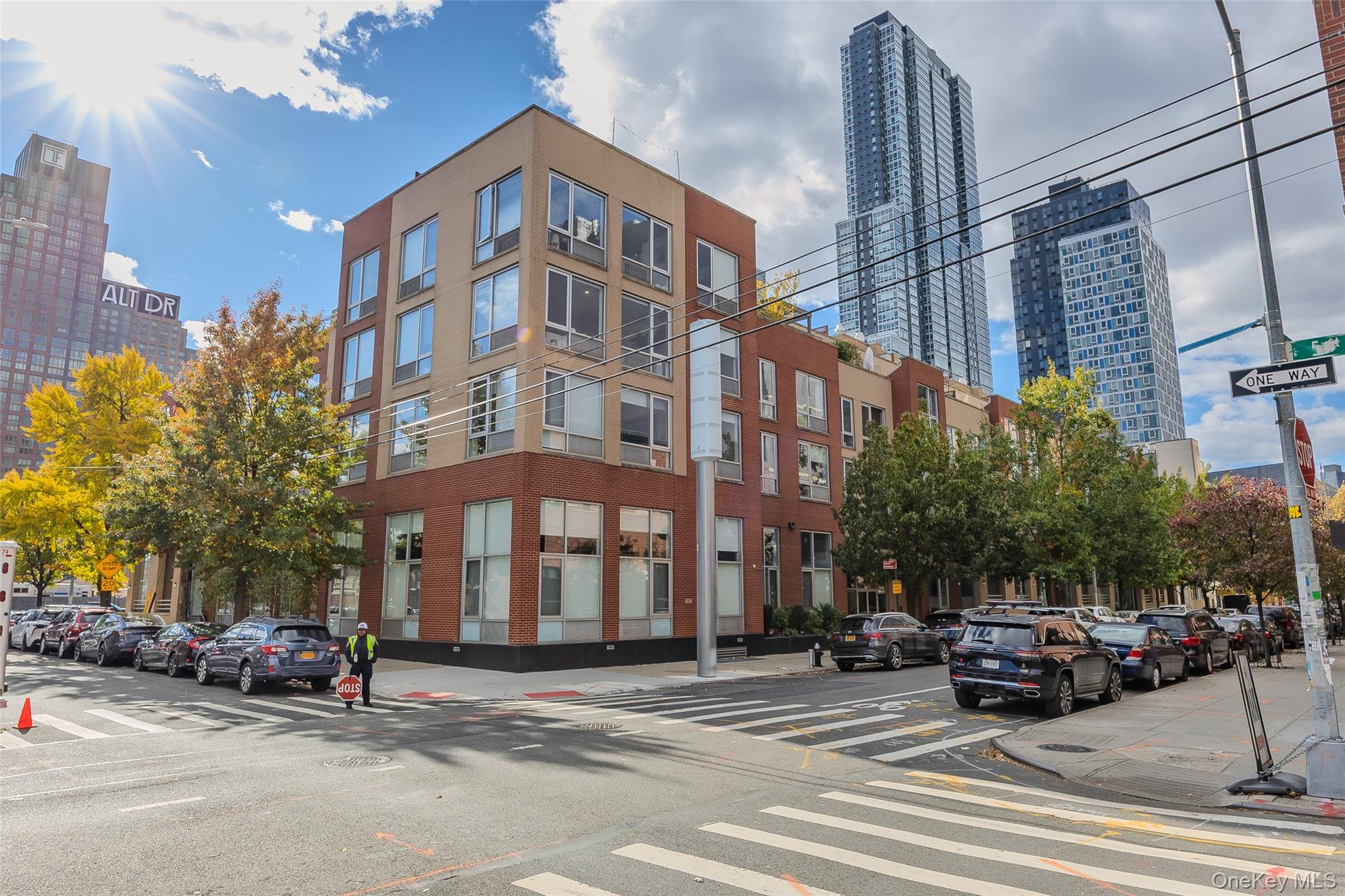 #4 photo, 240 51 Avenue, Long Island City , NY 11101