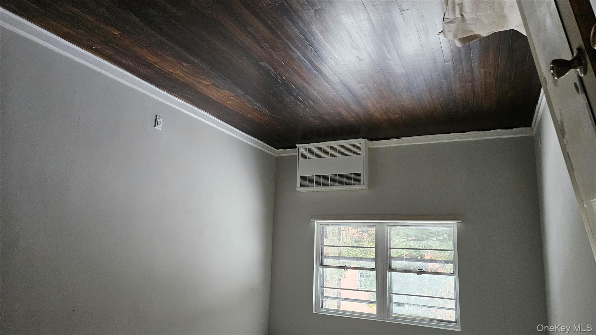 #12 photo, 25-31 42nd Street, Astoria , NY 11103