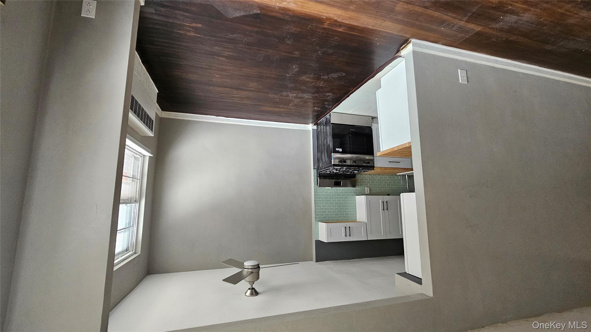 #7 photo, 25-31 42nd Street, Astoria , NY 11103