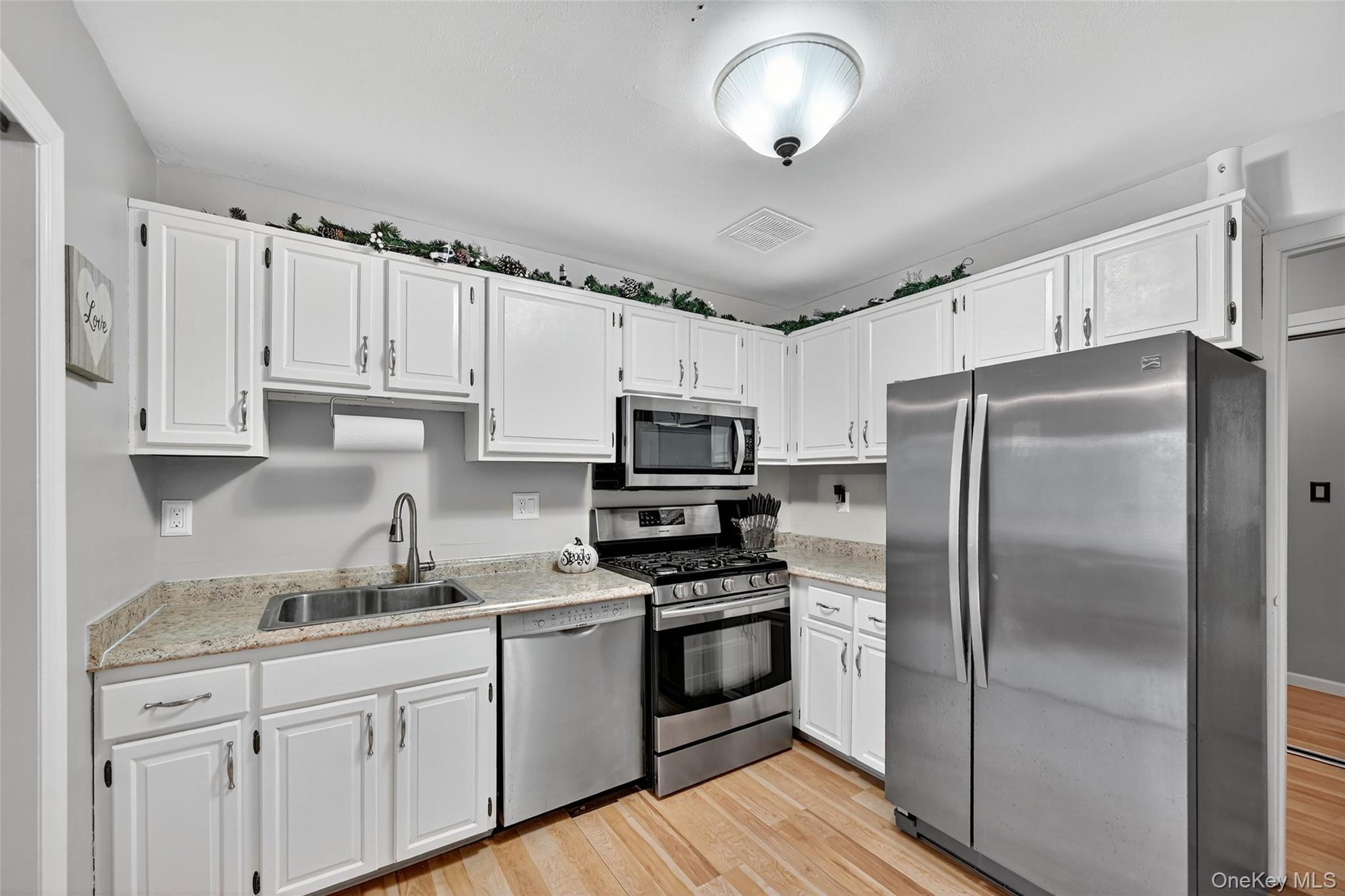 #4 photo, 366 Country Club Lane, Pomona , NY 10970