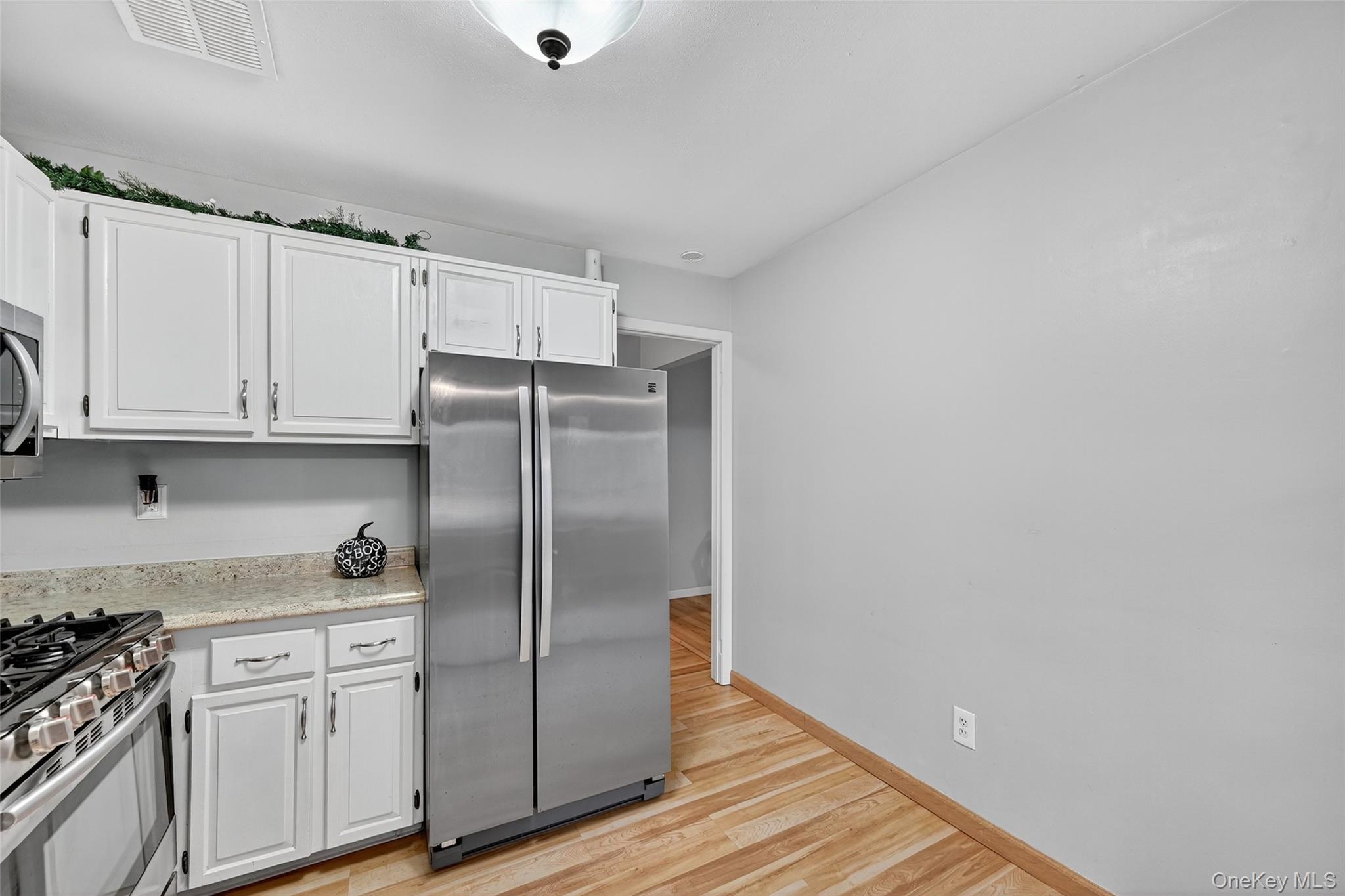 #5 photo, 366 Country Club Lane, Pomona , NY 10970