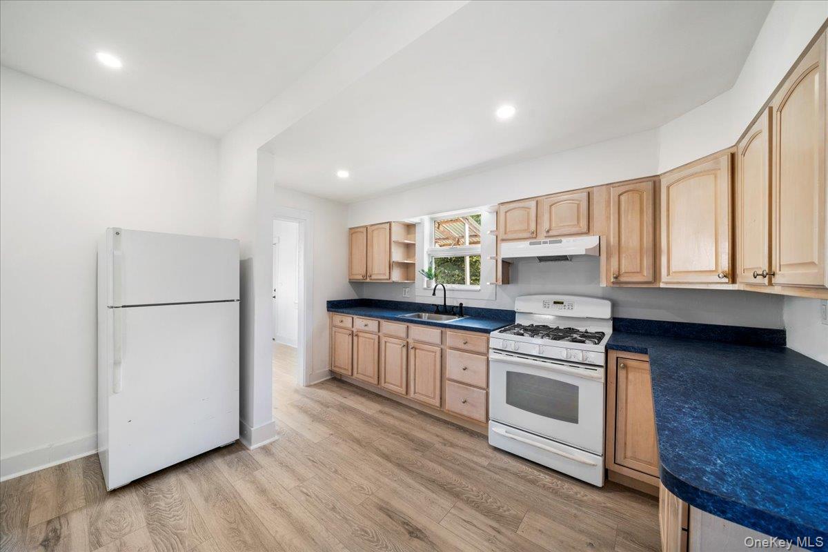 #15 photo, 28 Spring Street, Middletown , NY 10940