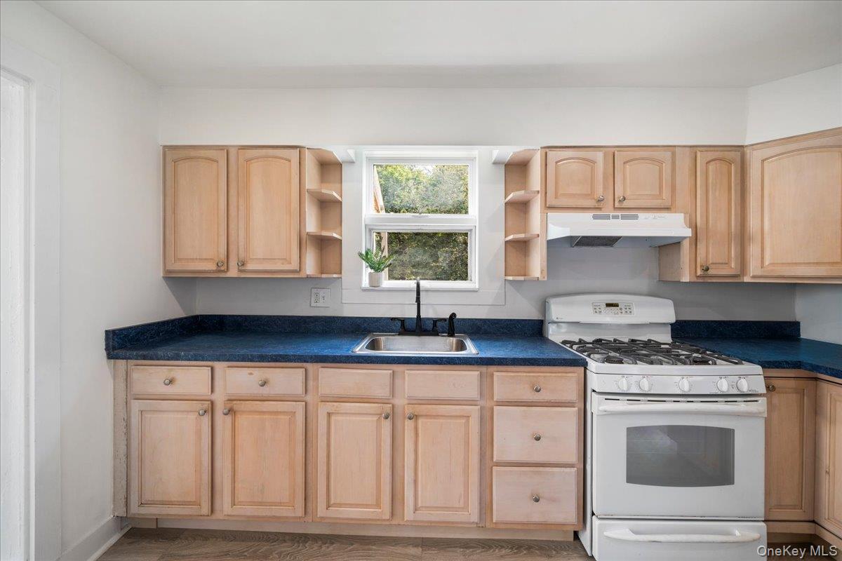 #16 photo, 28 Spring Street, Middletown , NY 10940