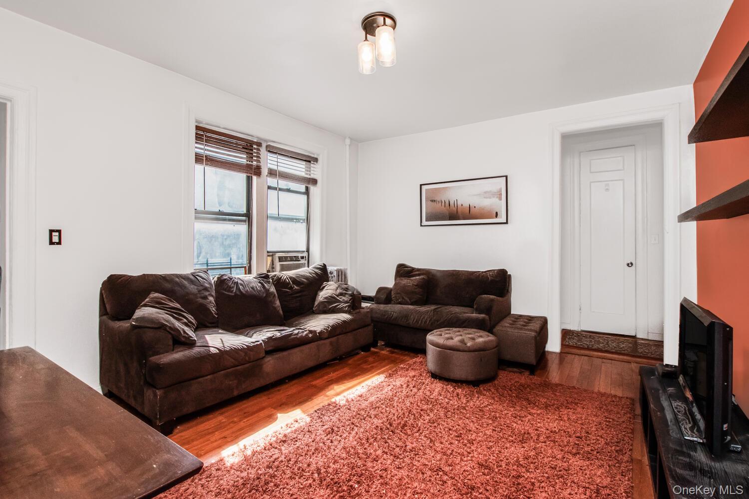 #2 photo, 2199 Holland Avenue, ブロンクス区 Bronx , NY 10462