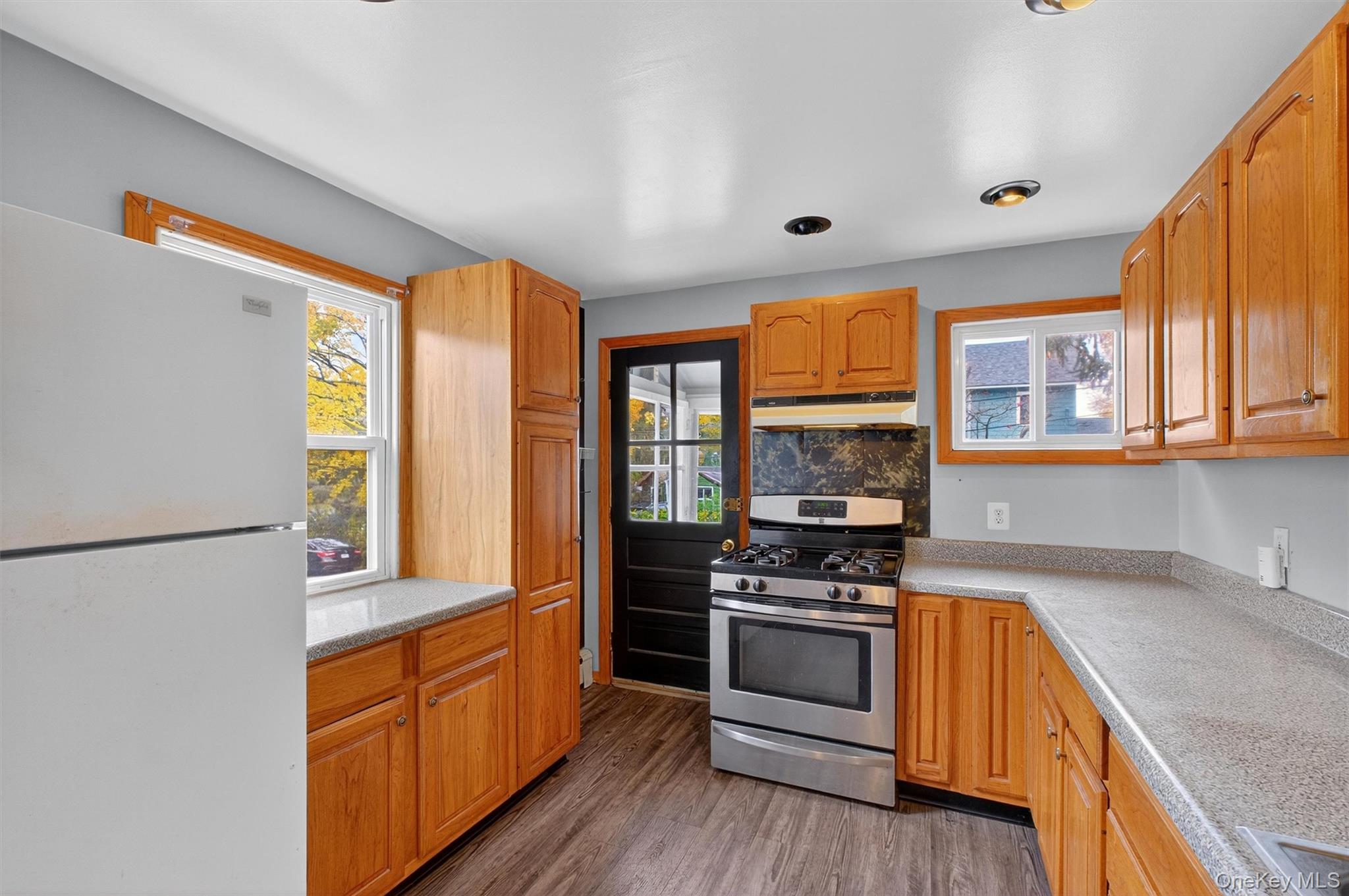 #12 photo, 126-128 Washington Avenue, Beacon , NY 12508