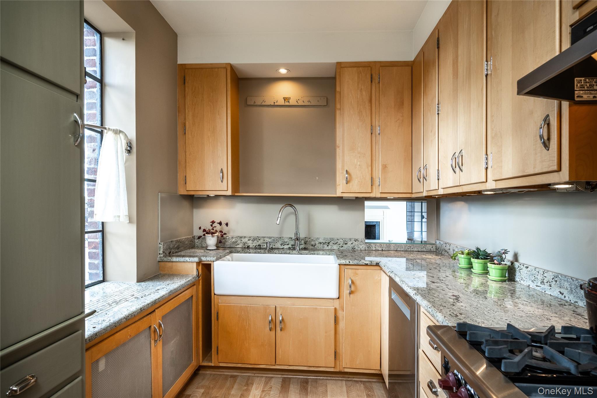 #15 photo, 100 W Ardsley Avenue, Irvington , NY 10533