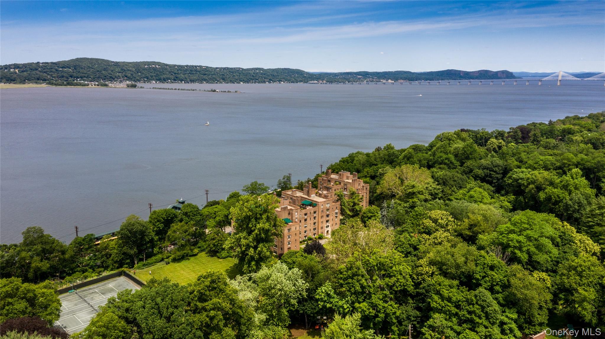 #2 photo, 100 W Ardsley Avenue, Irvington , NY 10533