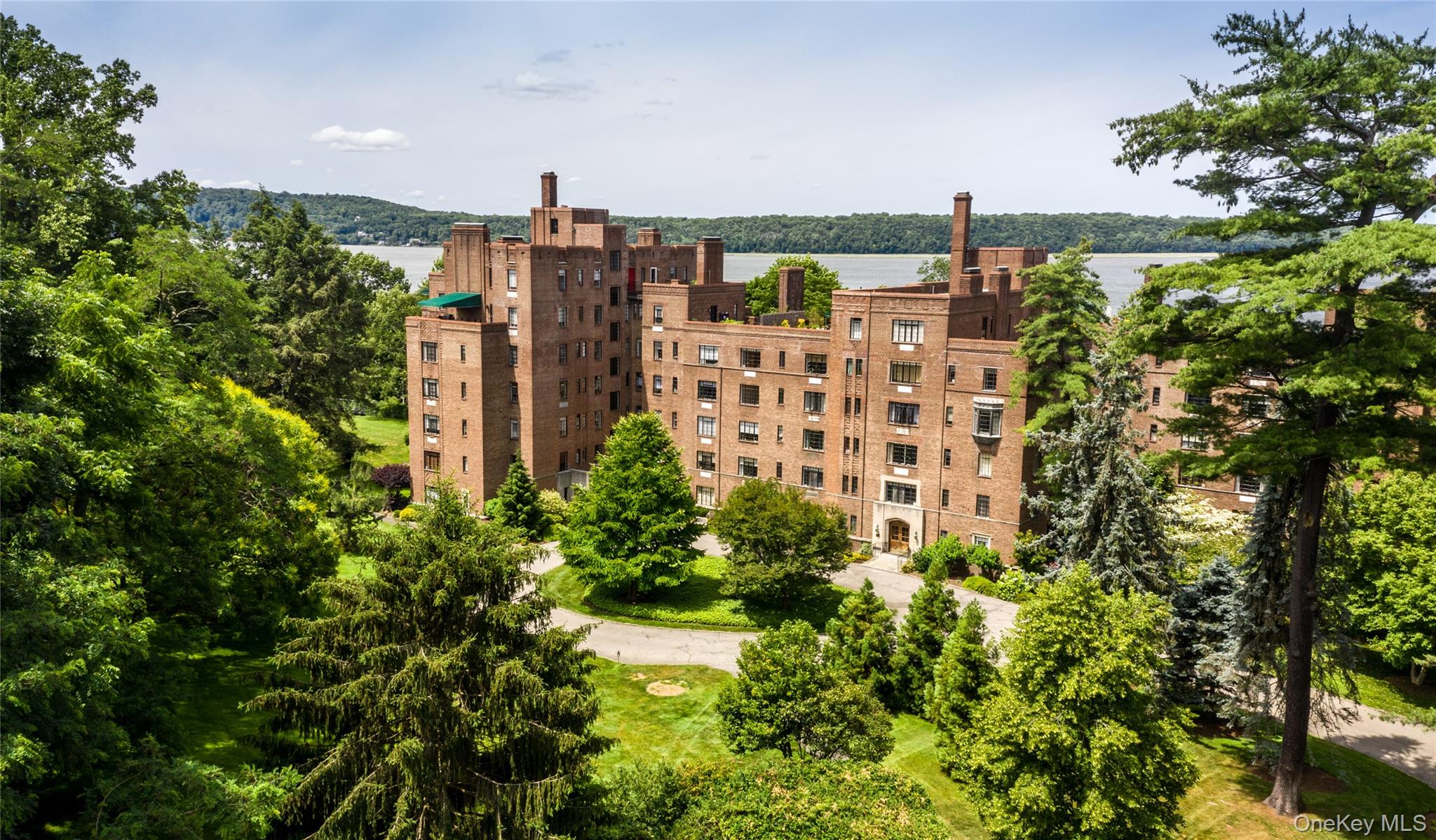 #3 photo, 100 W Ardsley Avenue, Irvington , NY 10533