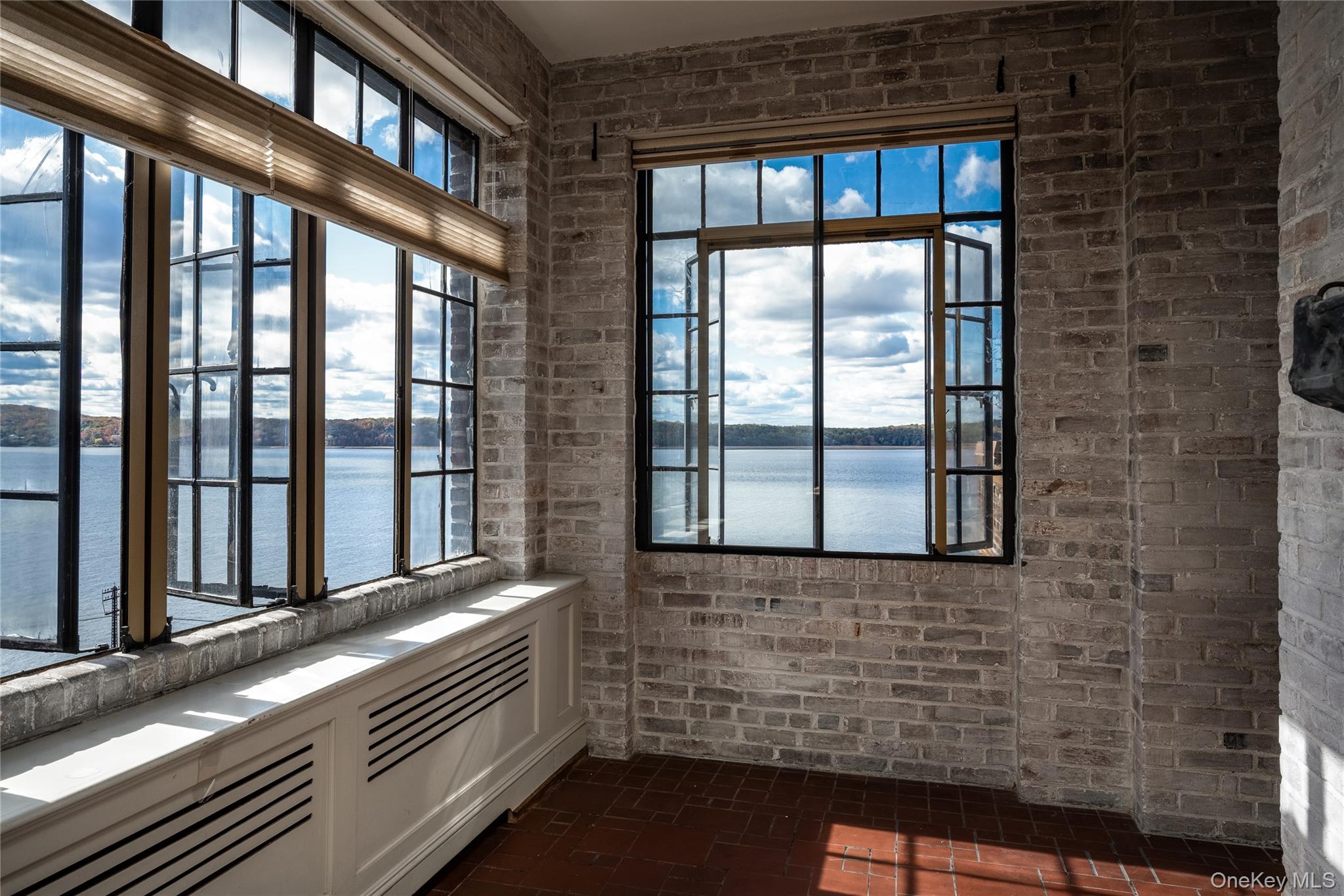 #9 photo, 100 W Ardsley Avenue, Irvington , NY 10533