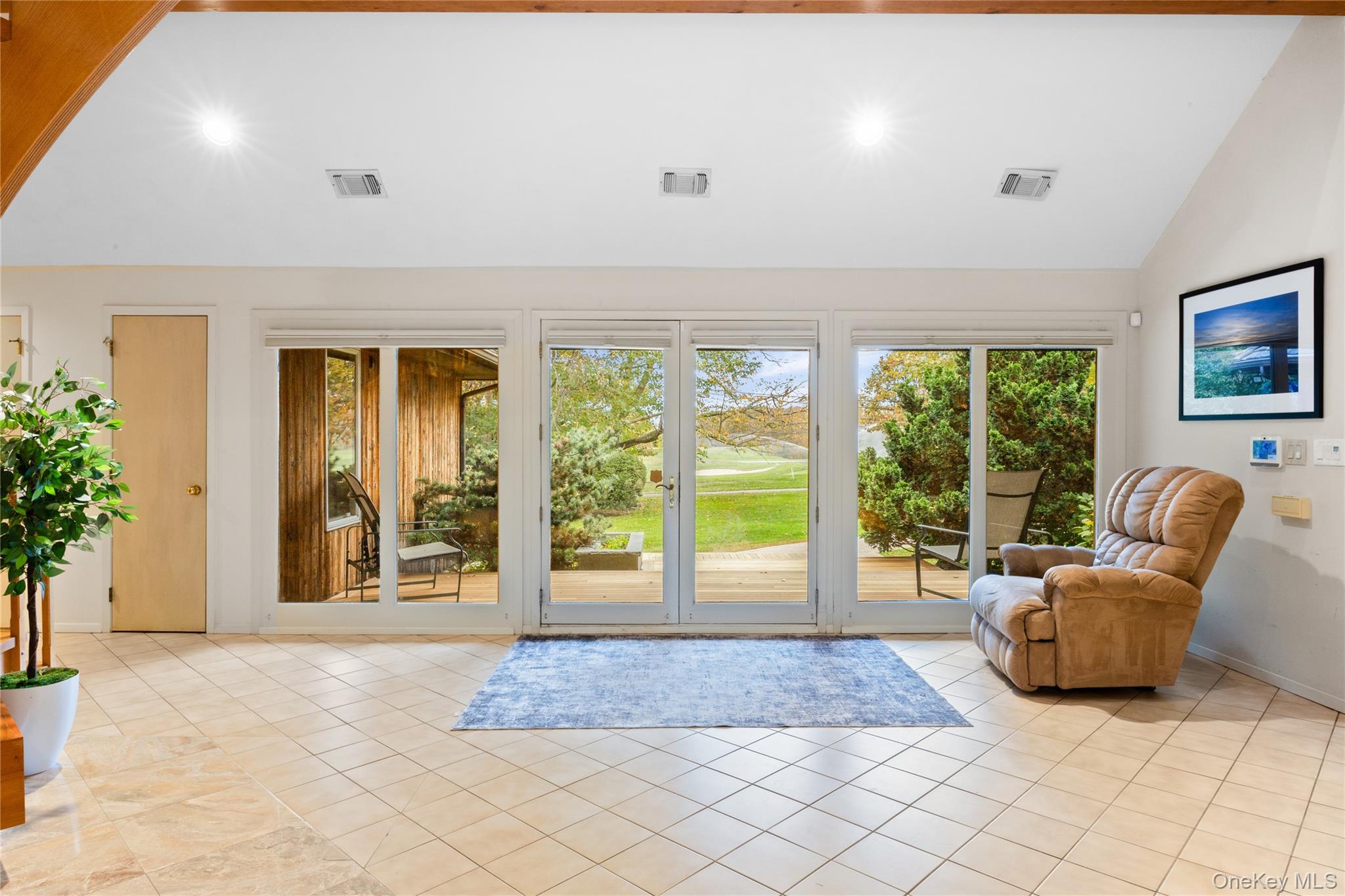 #5 photo, 18 Golf Club Road, Saint James , NY 11780