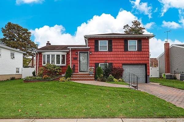 #1 photo, 64 Conlon Road, ナッソー郡 Roosevelt , NY 11575