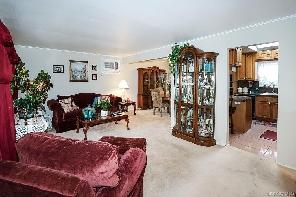 #4 photo, 64 Conlon Road, ナッソー郡 Roosevelt , NY 11575