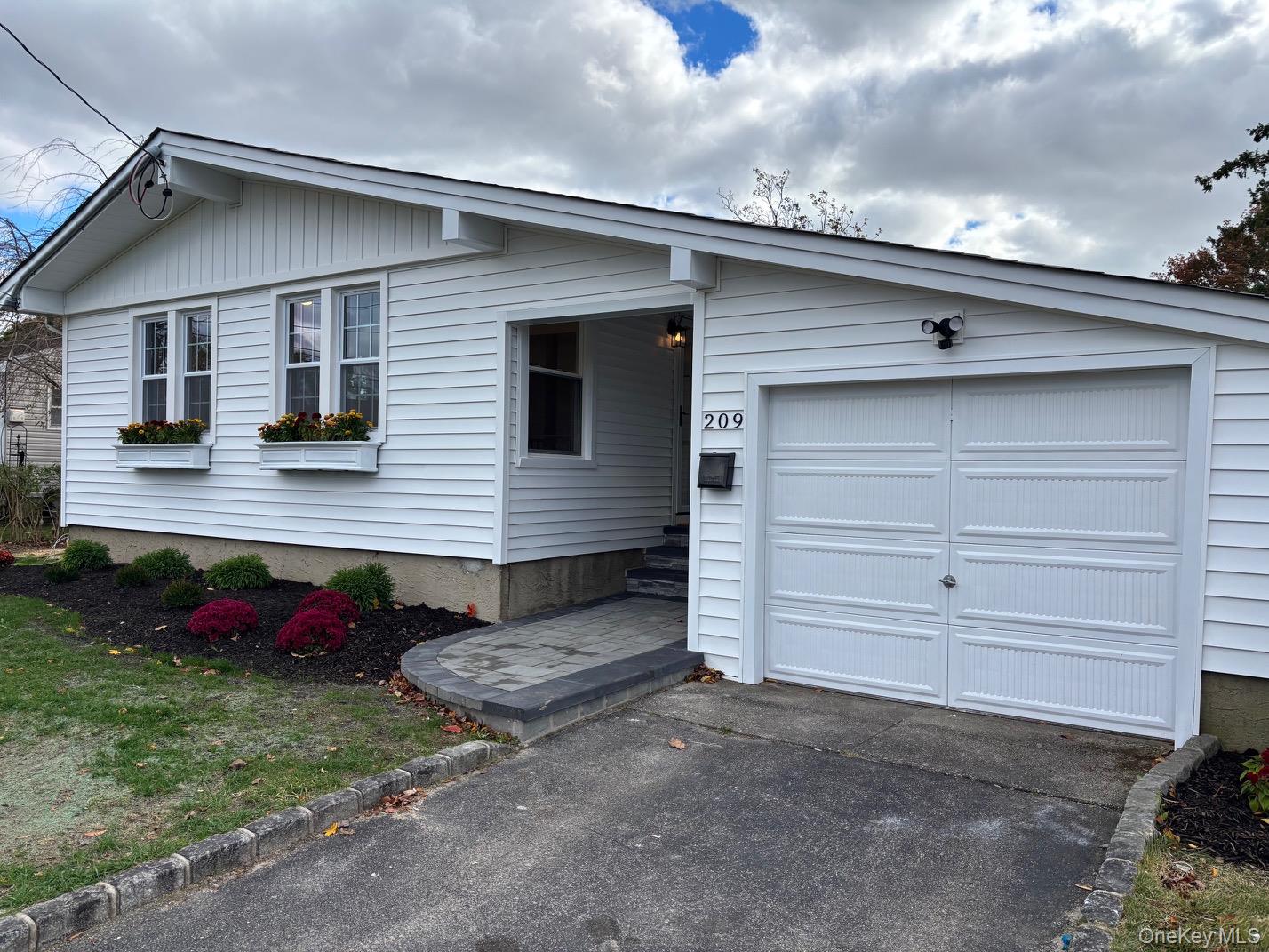 #3 photo, 209 Loop Drive, サフォーク郡 Sayville , NY 11782