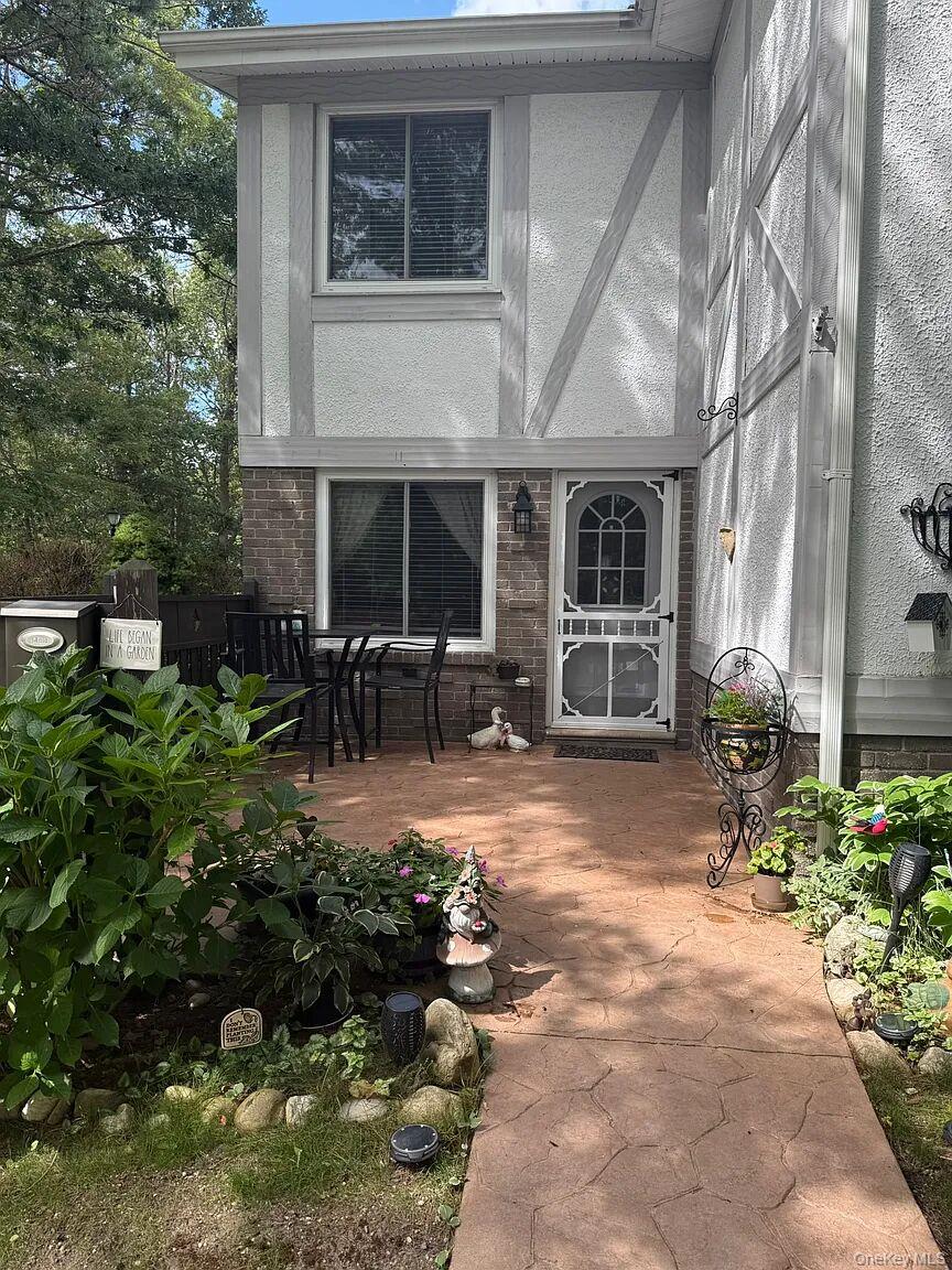 #1 photo, 586 Blue Ridge Drive, サフォーク郡 Medford , NY 11763