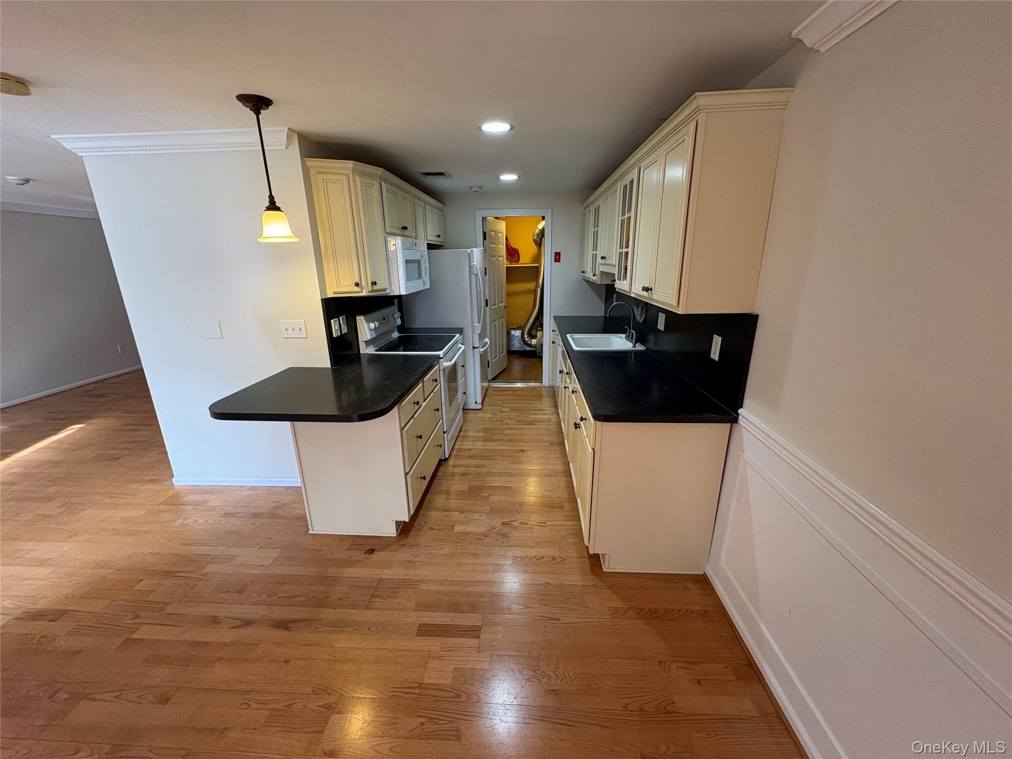 #11 photo, 586 Blue Ridge Drive, Medford , NY 11763