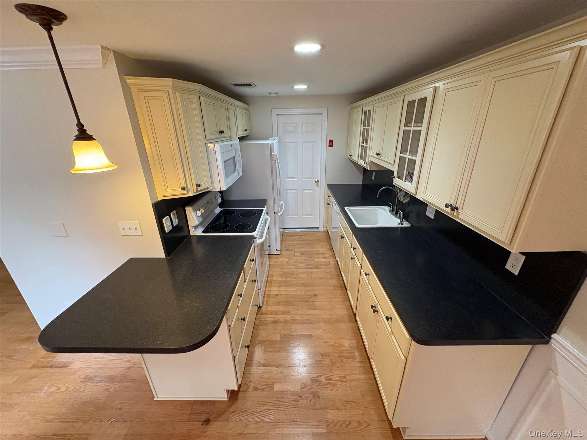 #13 photo, 586 Blue Ridge Drive, Medford , NY 11763