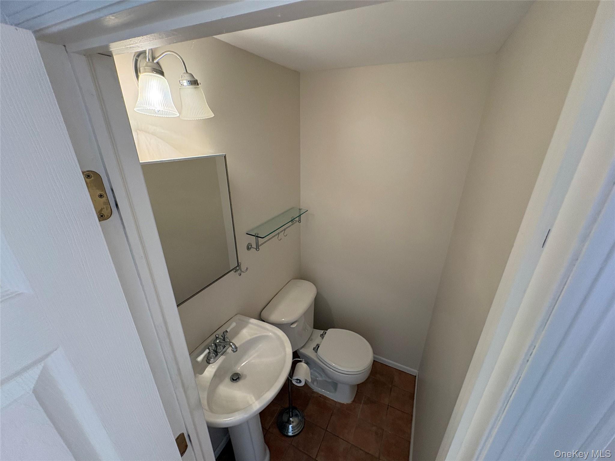 #14 photo, 586 Blue Ridge Drive, Medford , NY 11763