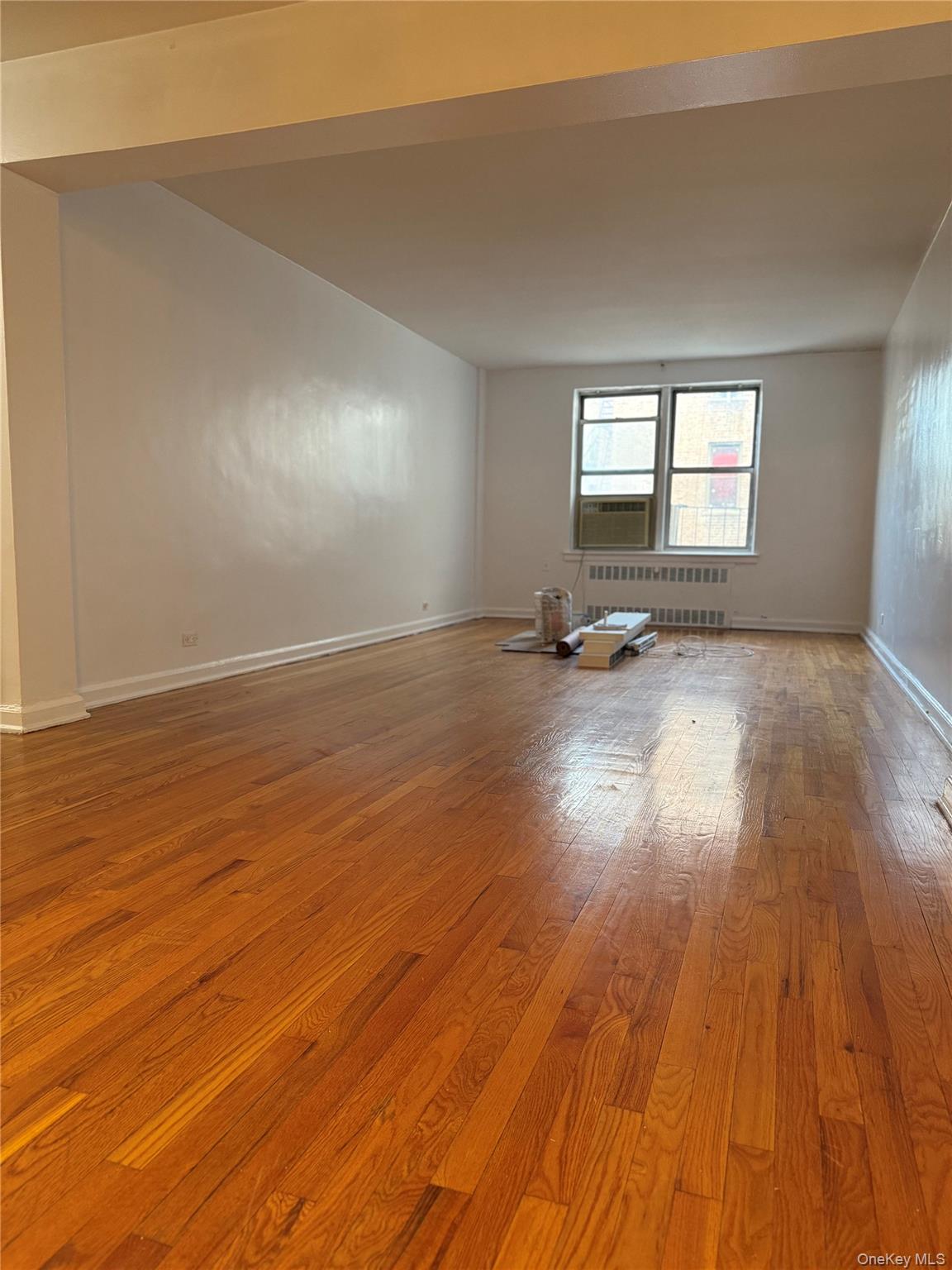 #11 photo, 325 E 201st Street, ブロンクス区 Bronx , NY 10458