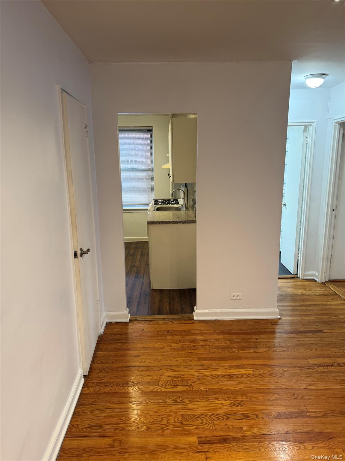 #15 photo, 325 E 201st Street, ブロンクス区 Bronx , NY 10458