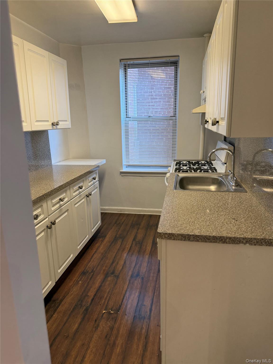 #17 photo, 325 E 201st Street, ブロンクス区 Bronx , NY 10458