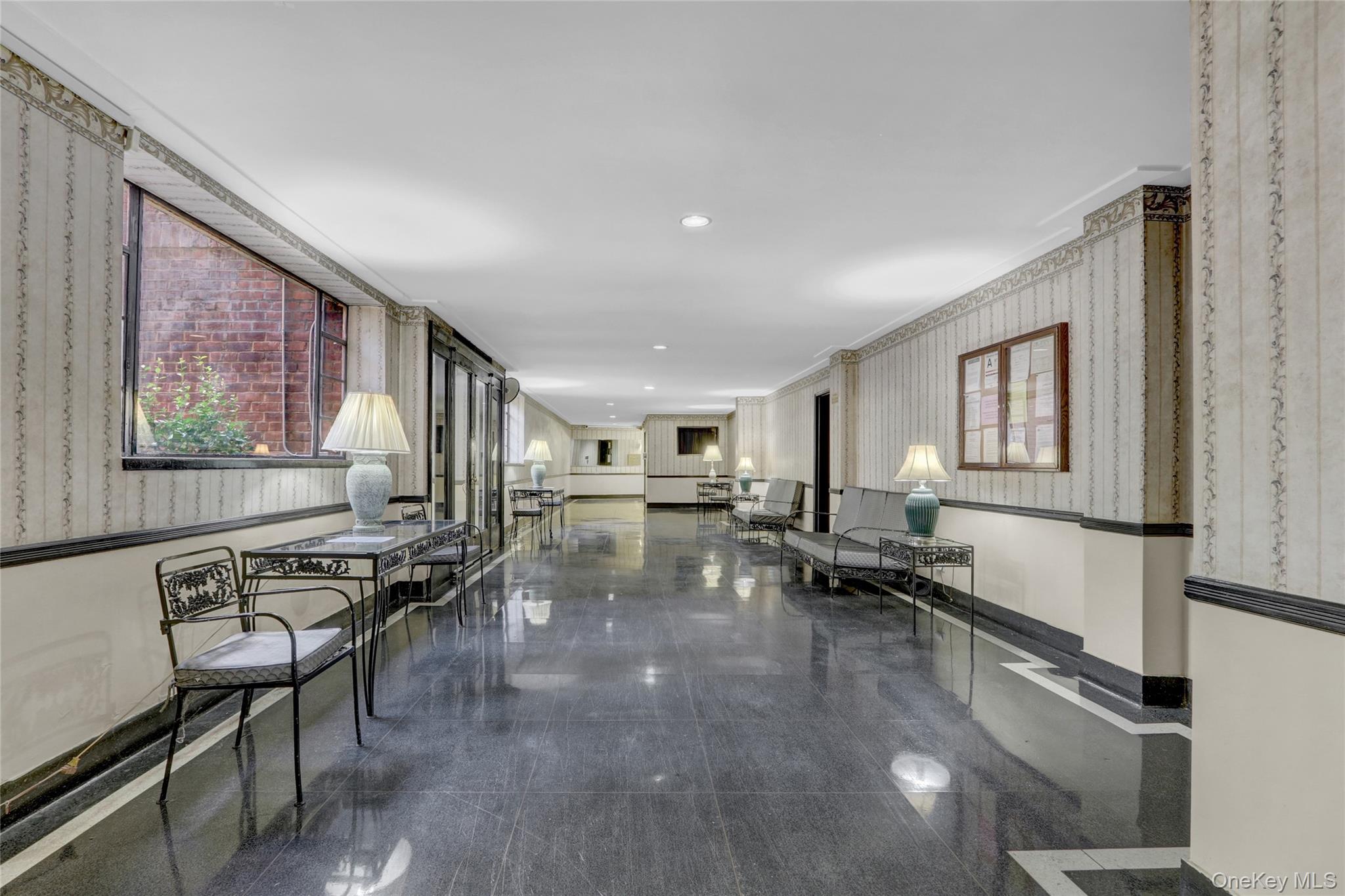 #3 photo, 325 E 201st Street, ブロンクス区 Bronx , NY 10458