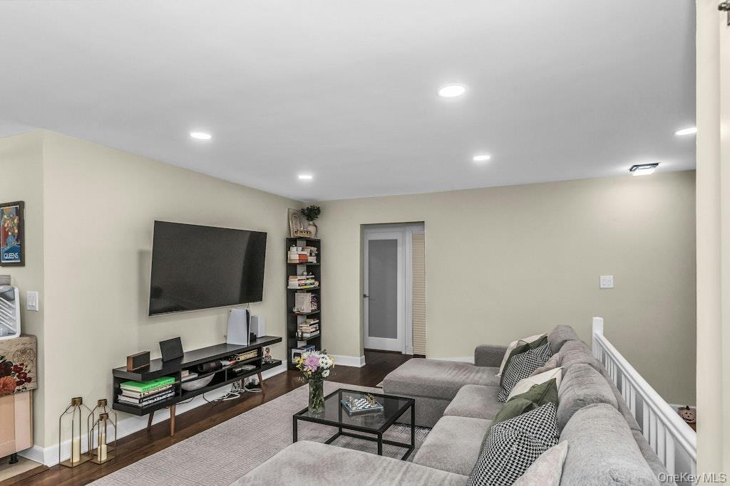 #15 photo, 224-01 Kingsbury Avenue, クイーンズ区 Oakland Gardens , NY 11364