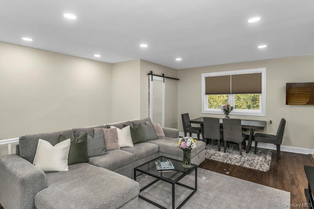 #3 photo, 224-01 Kingsbury Avenue, クイーンズ区 Oakland Gardens , NY 11364