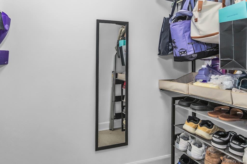 #9 photo, 224-01 Kingsbury Avenue, クイーンズ区 Oakland Gardens , NY 11364