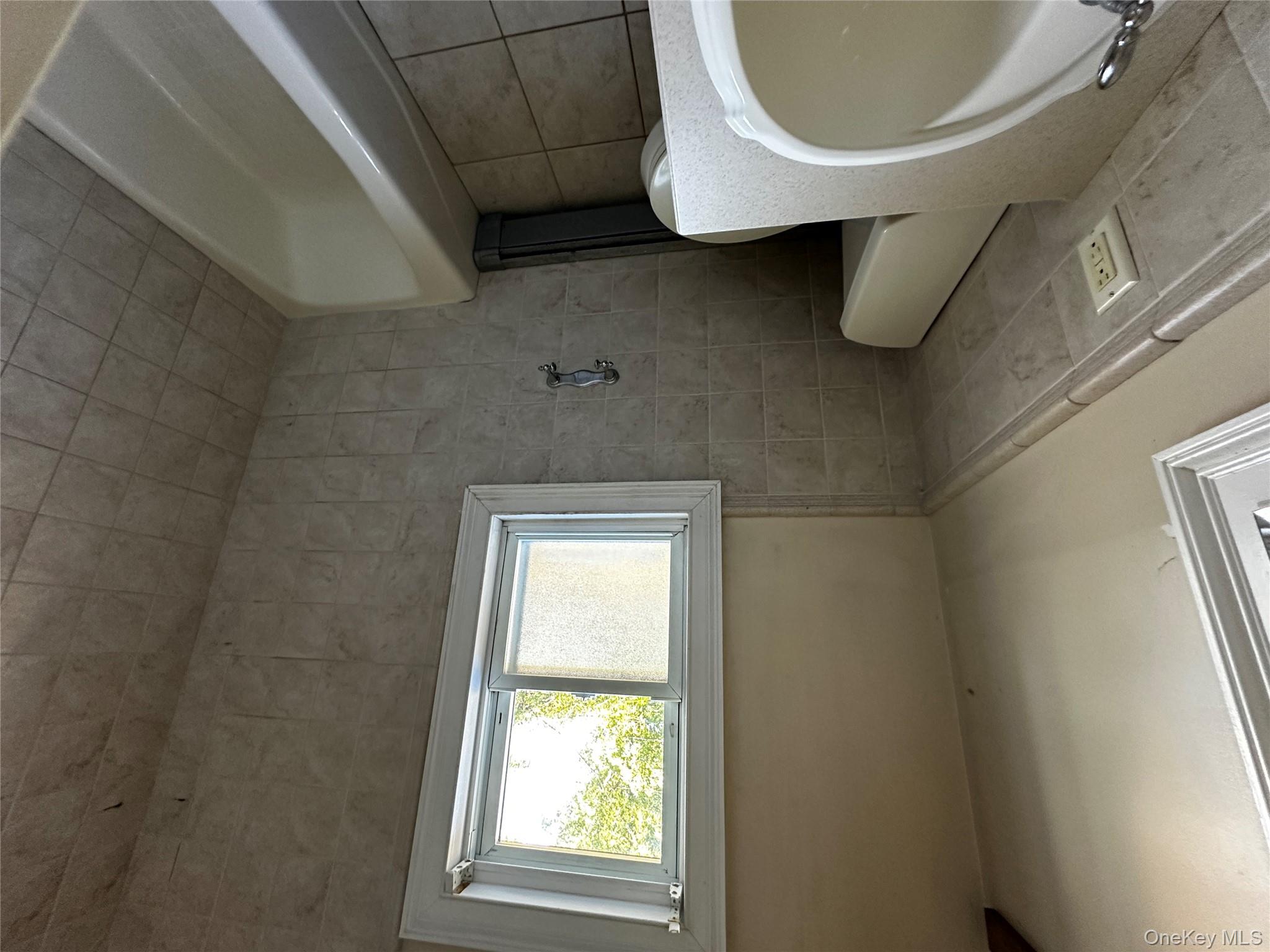 #12 photo, 843 Jerusalem Avenue, ナッソー郡 Merrick , NY 11566